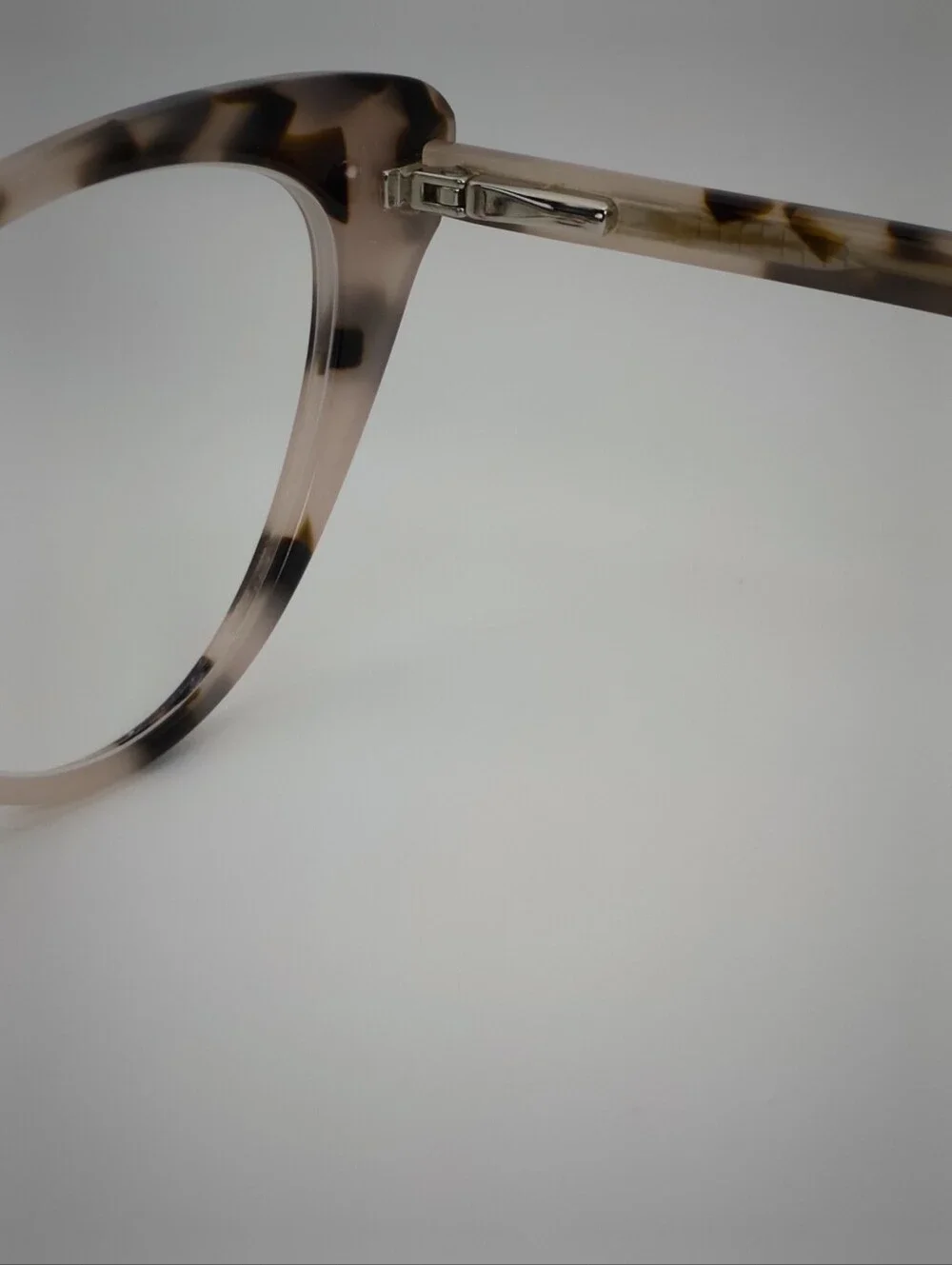 Celosia. Women's Cat-Eye Tortoise Shell Glasses in Nude/Black.